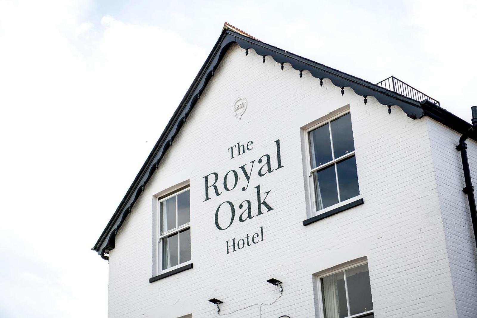 ホテル The Royal Oak ホークハースト エクステリア 写真